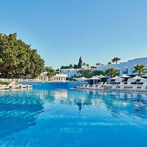 4* Hotel So Club
